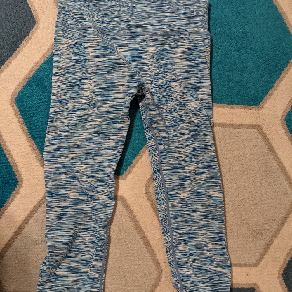 Blue and white cropped leggings